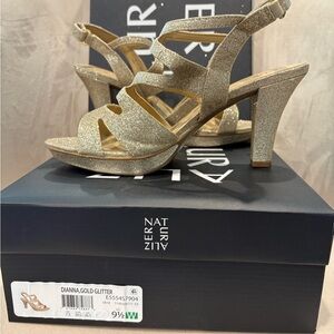 Naturalizer Dianna Gold Glitter Strappy Sandals NEW WITH BOX!  9.5 Wide
